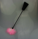 Кнут Paddle Flogger с розовыми перьями photo 1